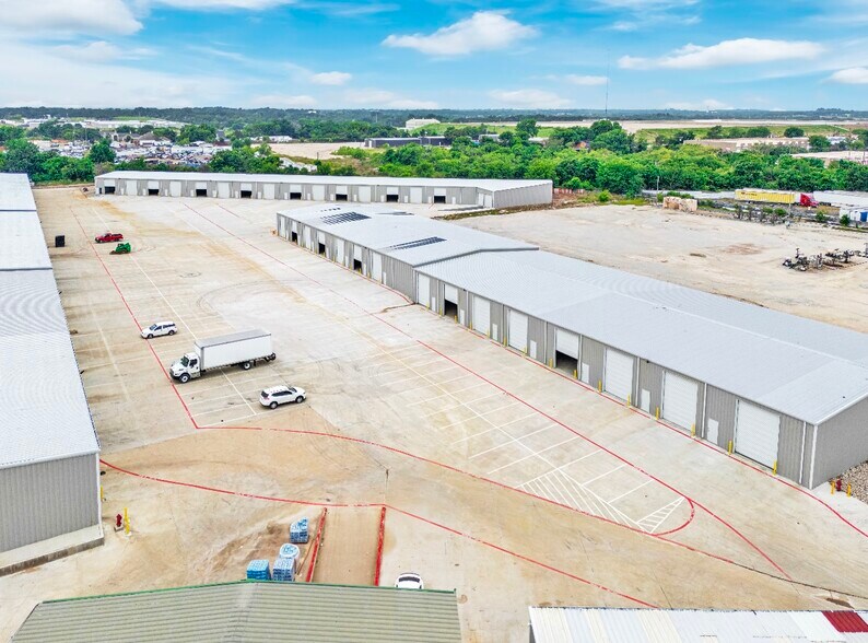 7402 & 7406 Mansfield Hwy, Kennedale, TX à vendre - Photo du bâtiment - Image 3 de 13