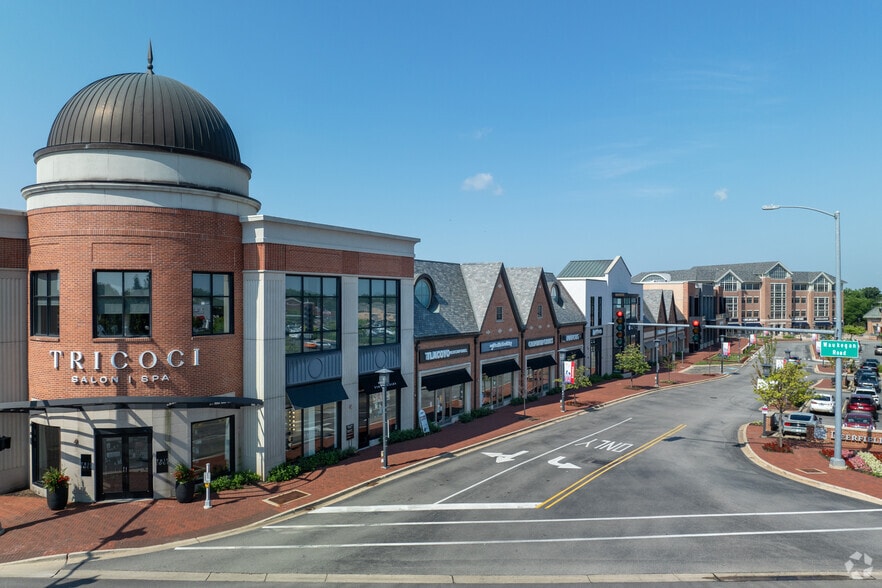 720 Waukegan Rd, Deerfield, IL for lease - Primary Photo - Image 3 of 11