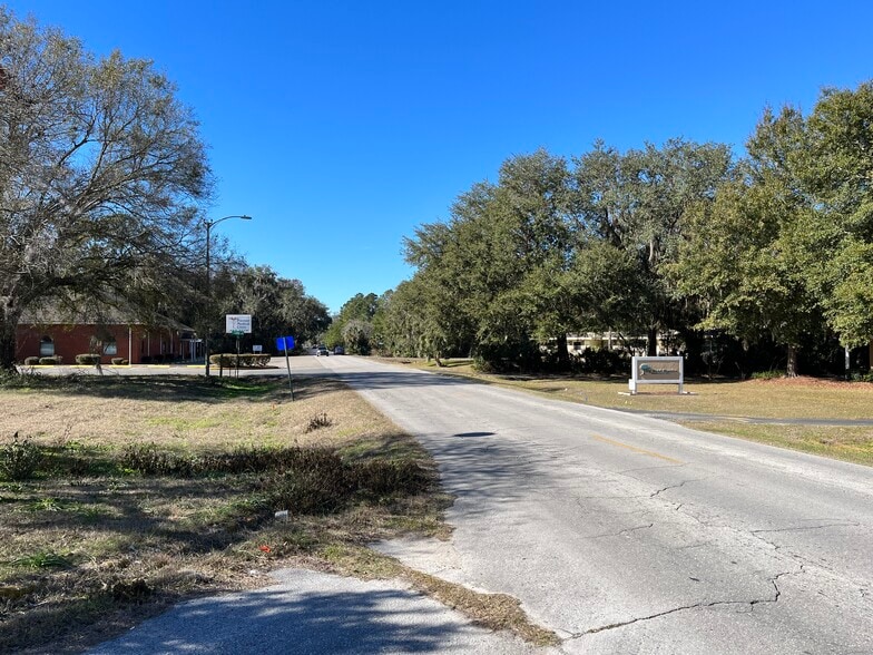 407 E Ash St, Perry, FL à vendre - Photo du bâtiment - Image 2 de 64