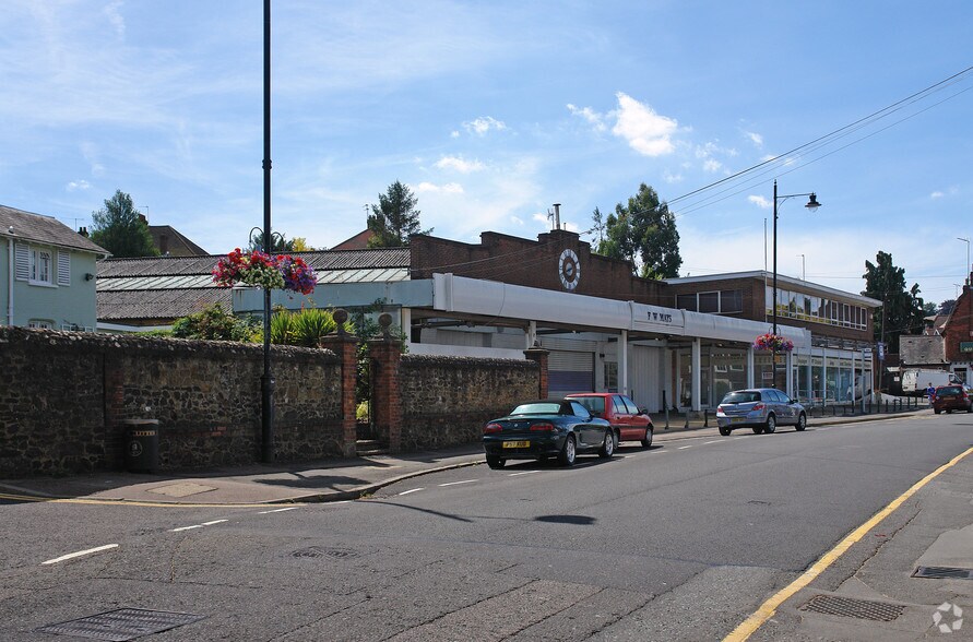 105 South St, Dorking à louer - Photo du bâtiment - Image 3 de 3