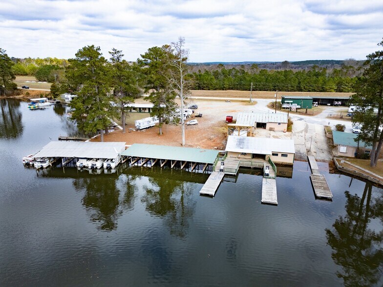 8726 Jackson Lake Rd, Monticello, GA à vendre - Photo du bâtiment - Image 2 de 12