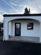 18805 Willamette Dr, West Linn, OR for lease Interior Photo- Image 1 of 28