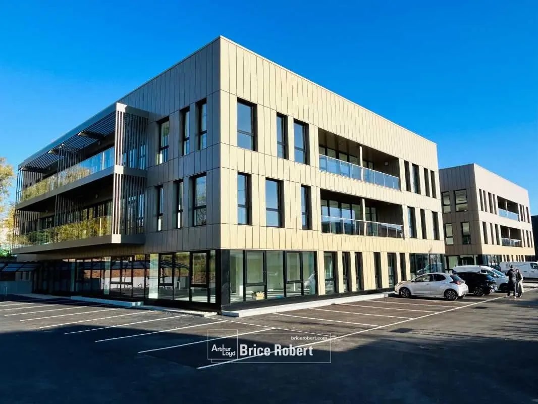 Flex in Limonest for lease Building Photo- Image 1 of 19