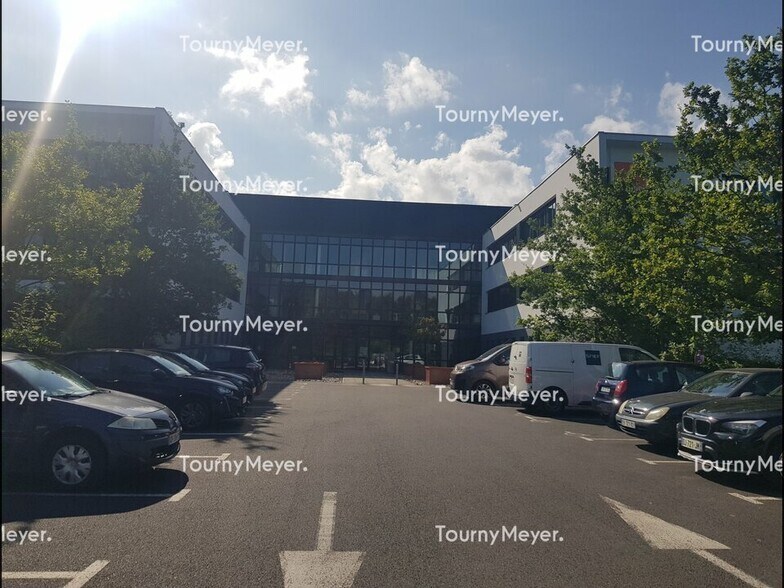 Office in Rennes for lease - Building Photo - Image 3 of 7