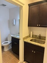 6111 Peachtree Dunwoody Rd NE, Atlanta, GA à louer Photo intérieure- Image 2 de 4