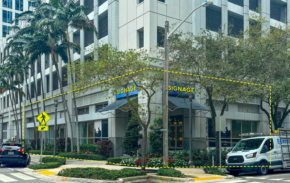 401 E Las Olas Blvd, Fort Lauderdale, FL for lease - Building Photo - Image 1 of 7