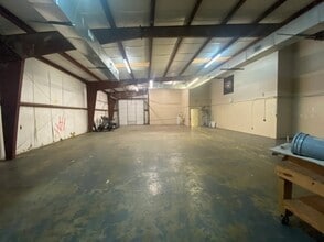 6756 Langley Dr, Baton Rouge, LA for lease Interior Photo- Image 2 of 4