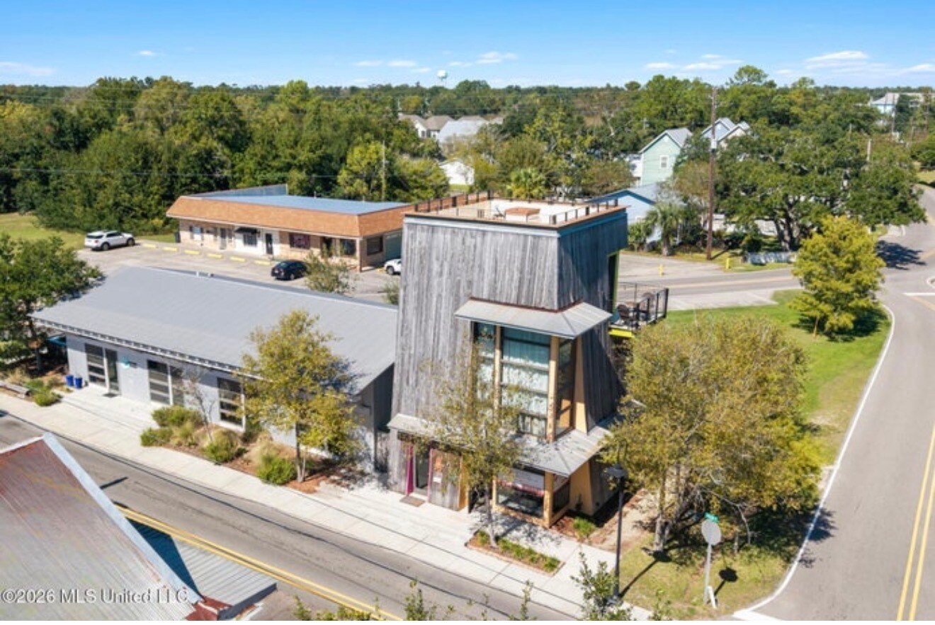 443 Main St, Bay St Louis, MS à vendre Photo principale- Image 1 de 32