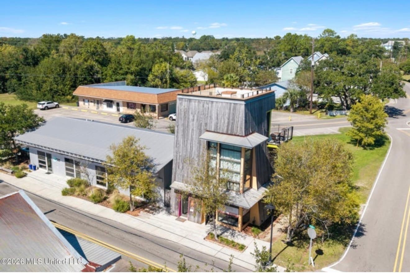 443 Main St, Bay St Louis, MS for sale Primary Photo- Image 1 of 32