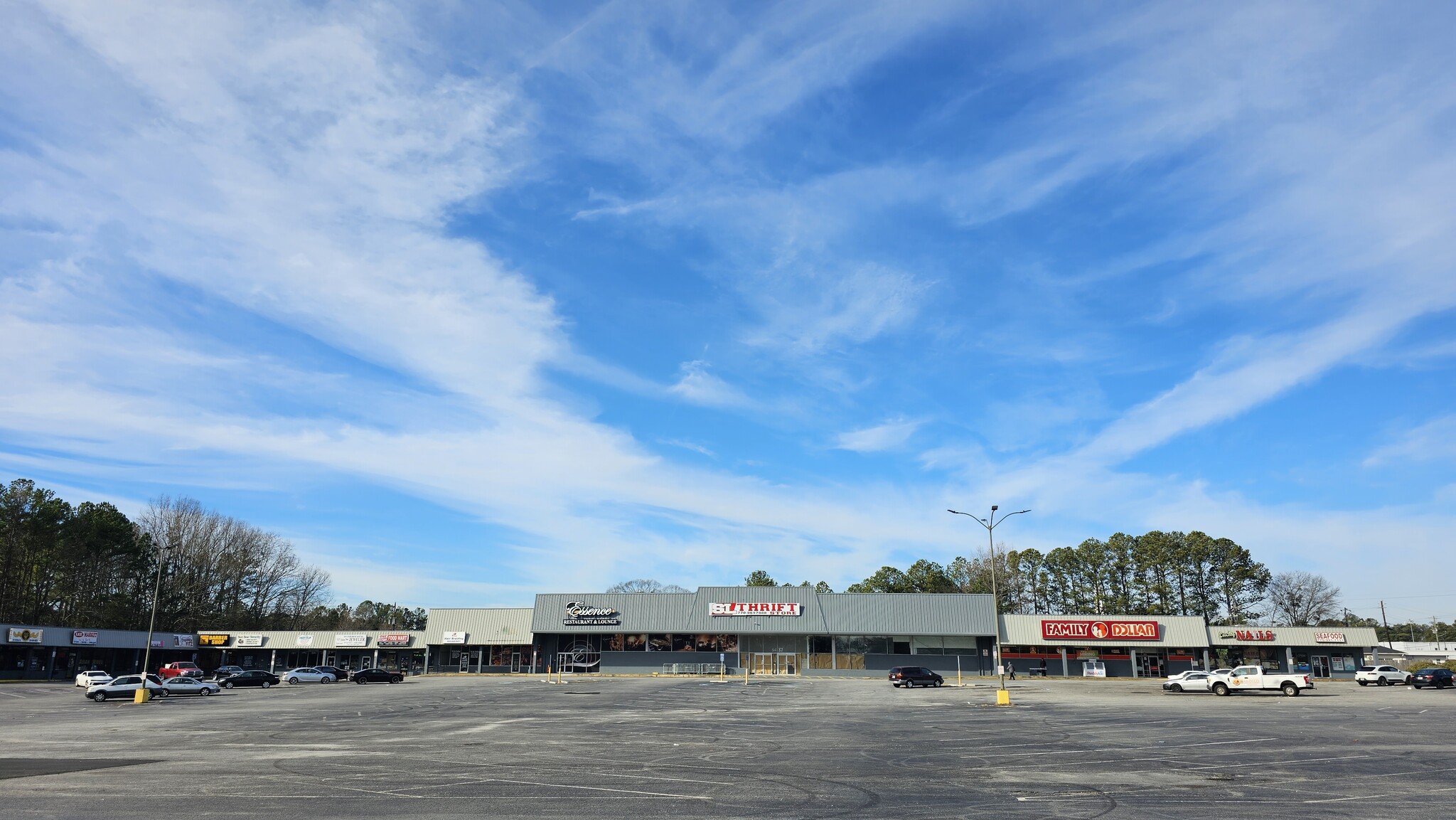 5437-5469 Riverdale Rd, Atlanta, GA for lease Building Photo- Image 1 of 4