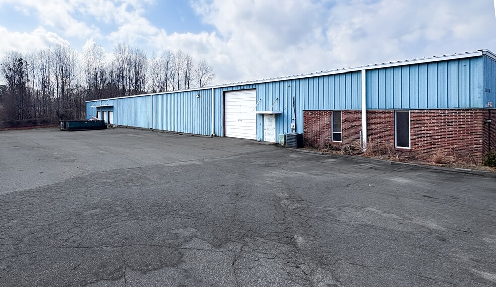 2362 S Pine St, Spartanburg, SC for lease - Building Photo - Image 2 of 13