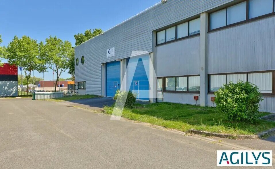 Flex dans Collégien à louer - Photo du bâtiment - Image 2 de 4