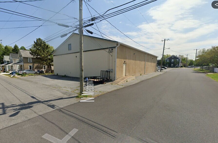 100 N Railroad Ave, Wyoming, DE à louer - Photo du bâtiment - Image 3 de 11