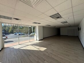 13820 St Augustine Rd, Jacksonville, FL à louer Photo intérieure- Image 2 de 4