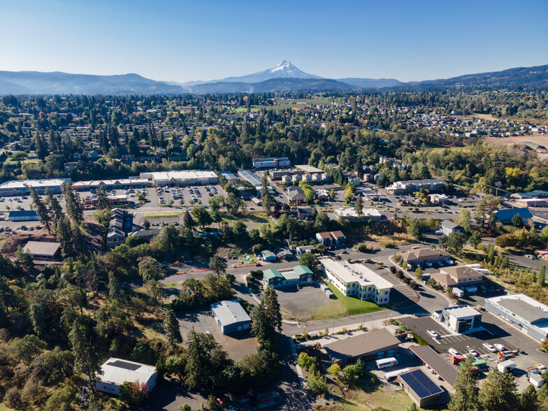 200 N Wasco Ct, Hood River, OR à louer - Photo du bâtiment - Image 3 de 76