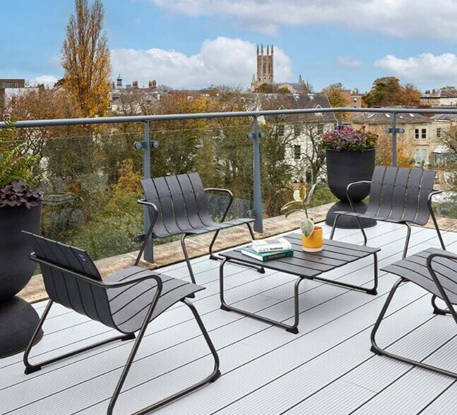 Jessop Ave, Cheltenham à louer - Photo du bâtiment - Image 3 de 3