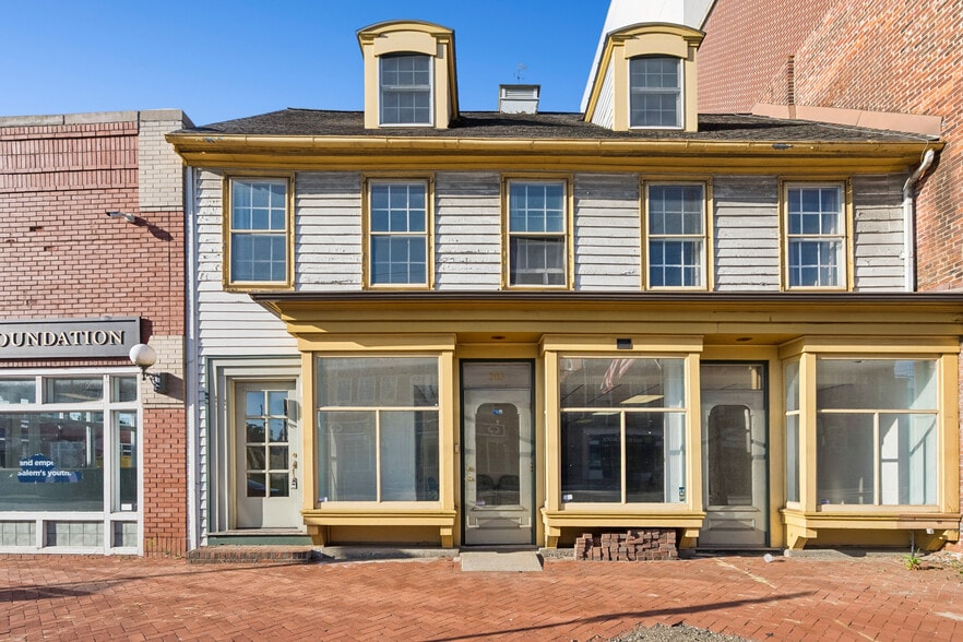 201-203 E Broadway, Salem, NJ for lease - Building Photo - Image 2 of 4