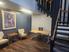 2433 Gulf To Bay Blvd, Clearwater, FL for lease Interior Photo- Image 2 of 5