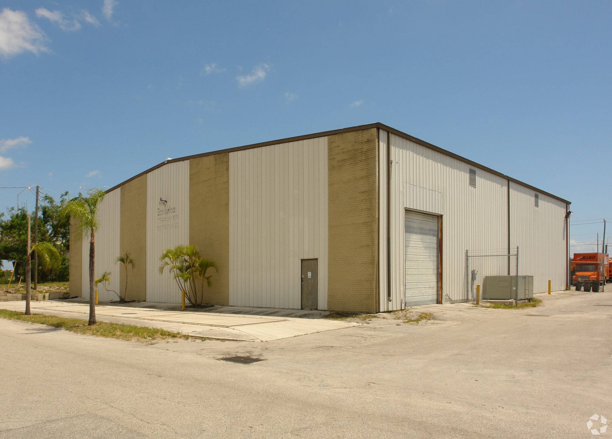 2900 Tuxedo Ave, West Palm Beach, FL for sale Primary Photo- Image 1 of 4