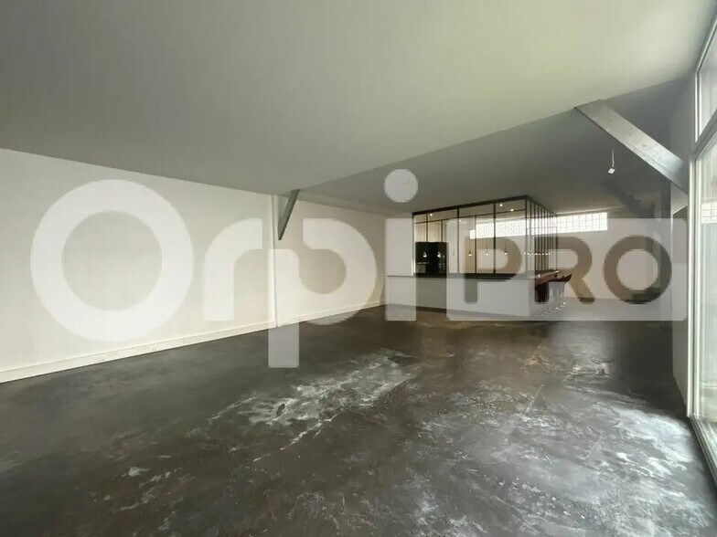 Bureau dans Corbeil-Essonnes à louer - Photo intérieure - Image 2 de 7