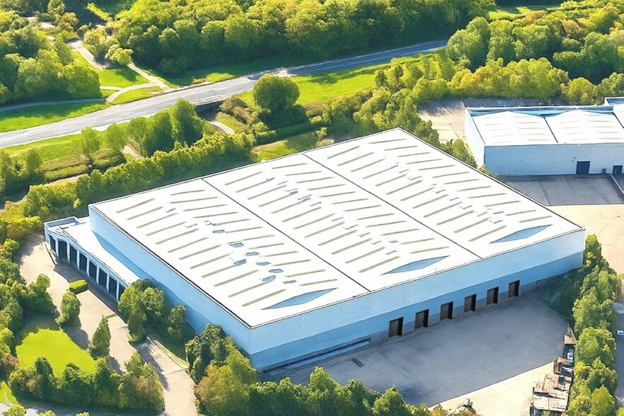 Brudenell Dr, Milton Keynes à louer - Photo du bâtiment - Image 2 de 4