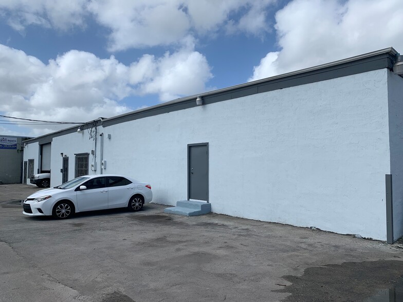 3745 NW 50th St, Miami, FL for lease - Building Photo - Image 1 of 5