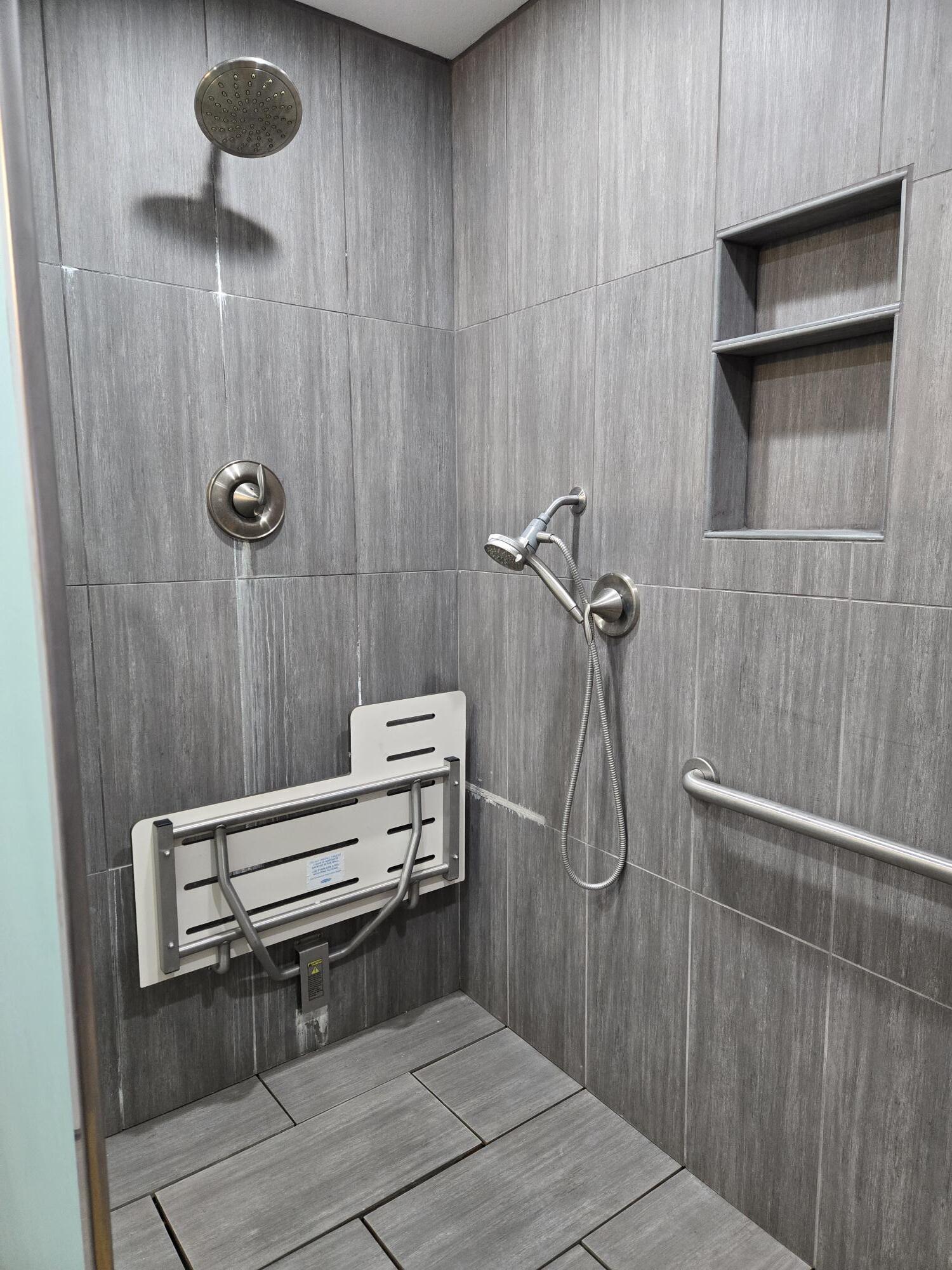 1616 E Los Angeles Ave, Simi Valley, CA for lease Building Photo- Image 1 of 14