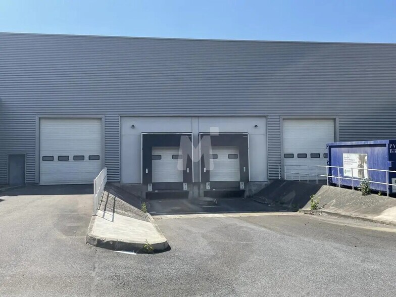 Flex in Lieusaint for lease - Building Photo - Image 3 of 11