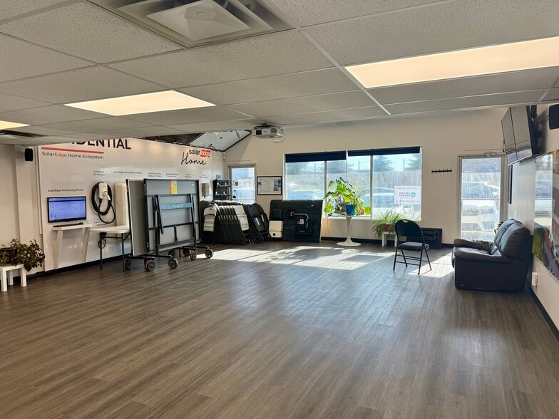 4004 97th St NW, Edmonton, AB for sale - Building Photo - Image 2 of 12