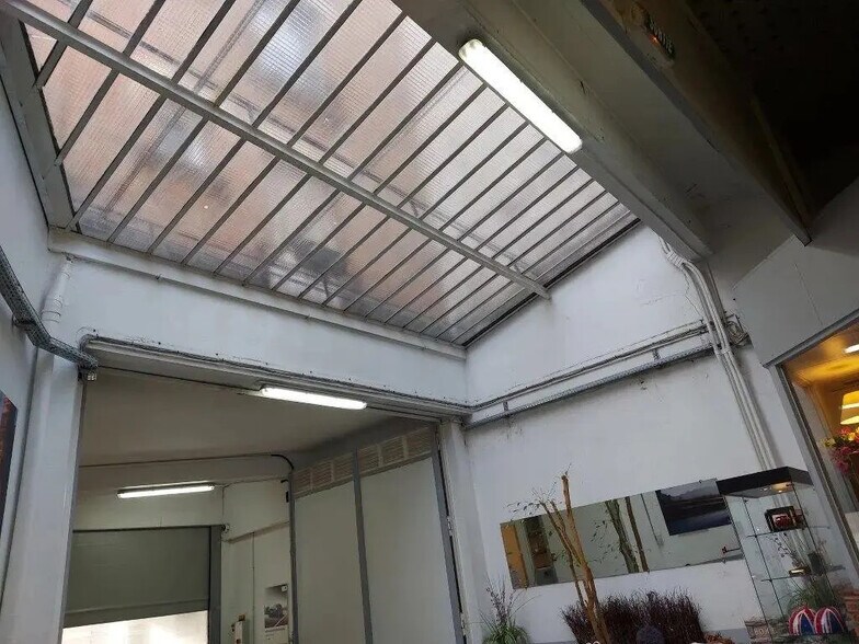 Commerce de détail dans Paris à vendre - Photo du bâtiment - Image 2 de 5