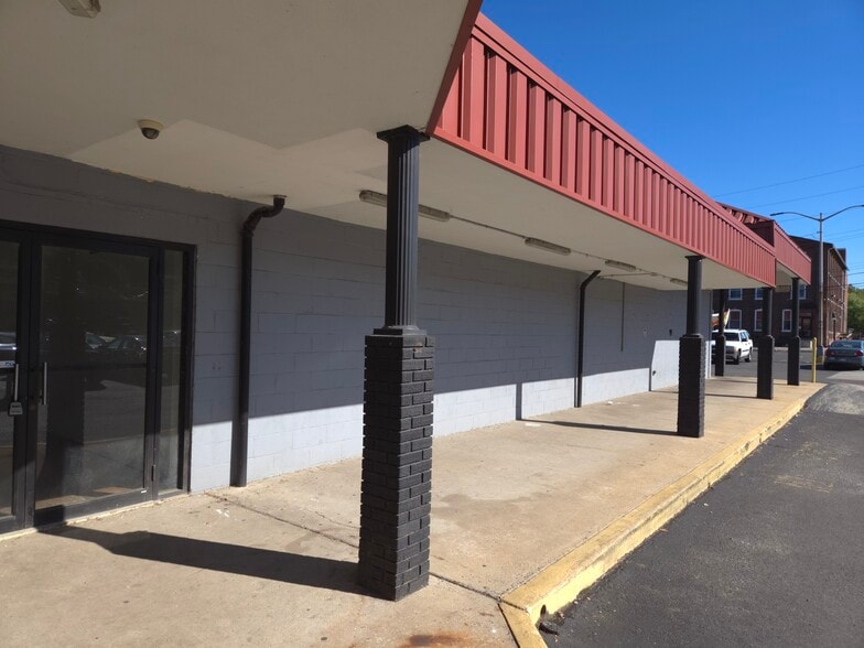 43 E Bridge St, Spring City, PA for lease - Building Photo - Image 3 of 19