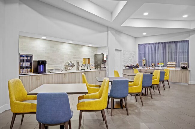 Plus de détails pour 8730 NW 27th St, Miami, FL - Services hôteliers à vendre