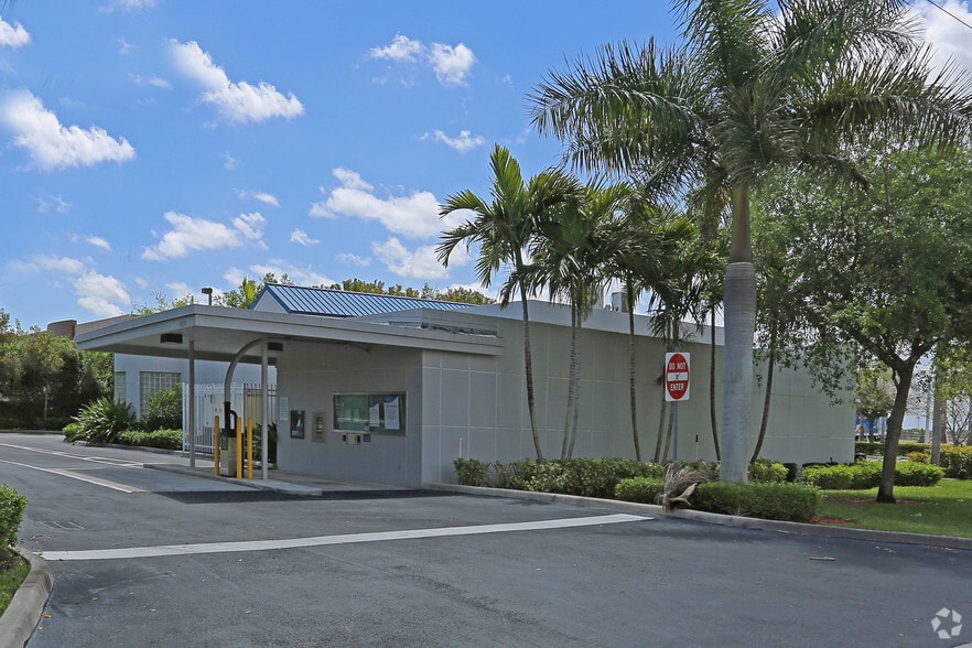 13650 SW 131st St, Miami, FL for lease - Building Photo - Image 2 of 4