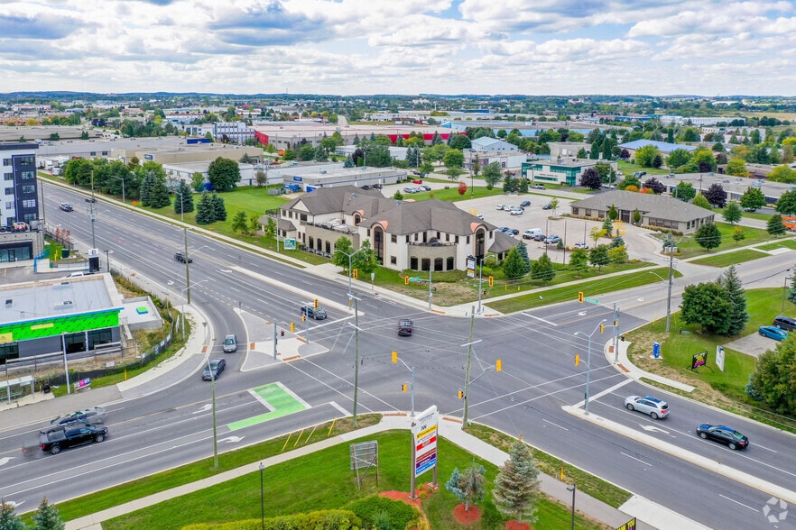 725 Bridge St W, Waterloo, ON for lease - Building Photo - Image 3 of 3