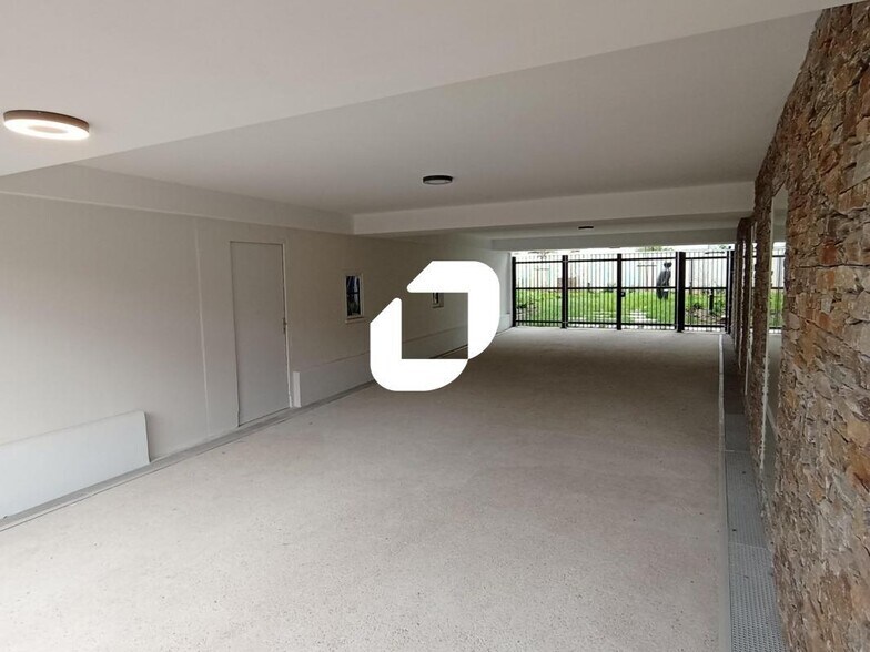 Retail in Issy-les-Moulineaux for sale - Interior Photo - Image 3 of 6