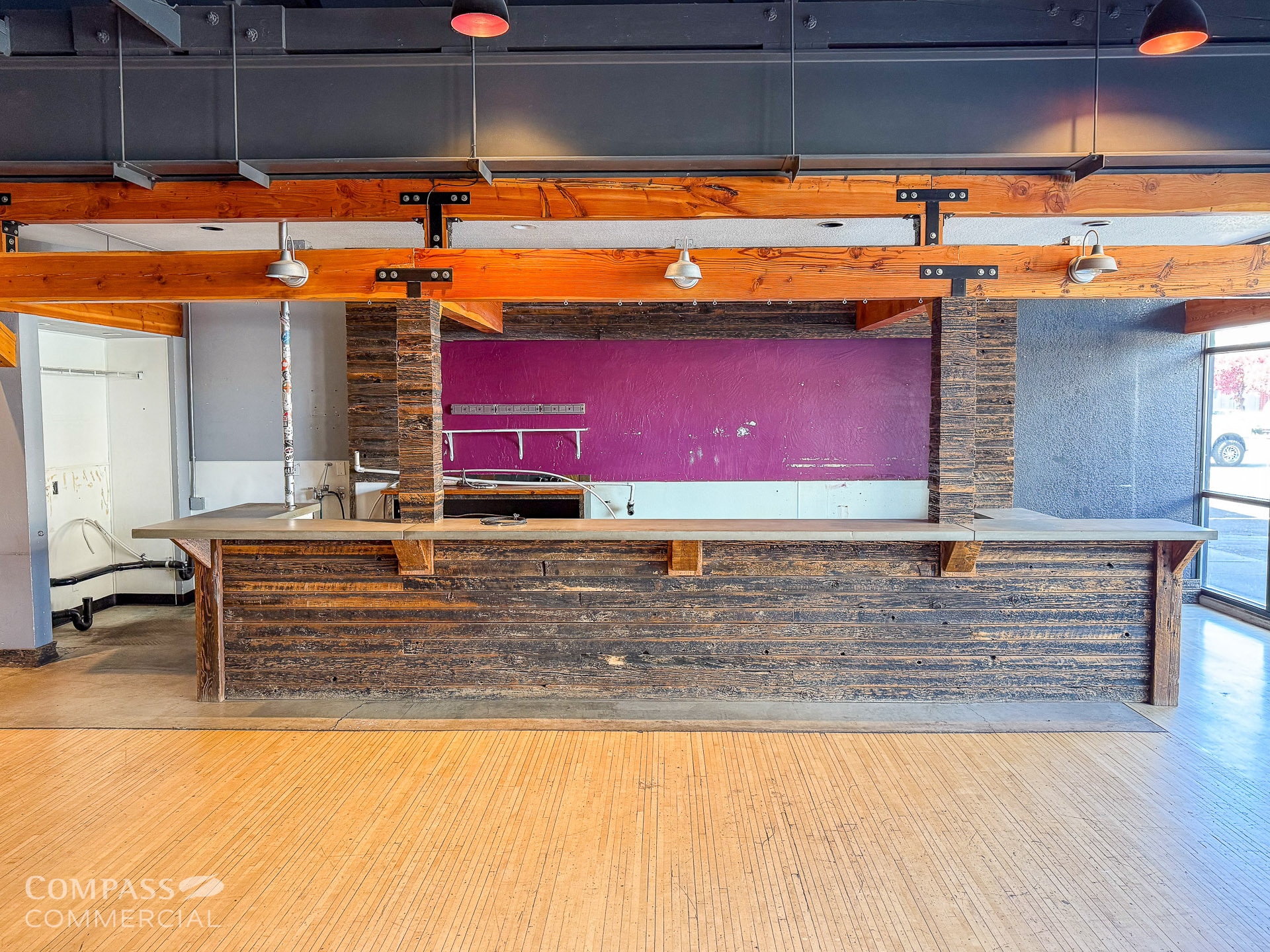 744 NW Bond St, Bend, OR à louer Photo intérieure- Image 1 de 9