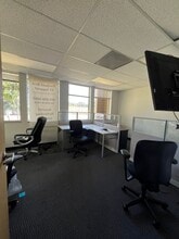 7831 SE Lake Rd, Portland, OR for lease Interior Photo- Image 2 of 2