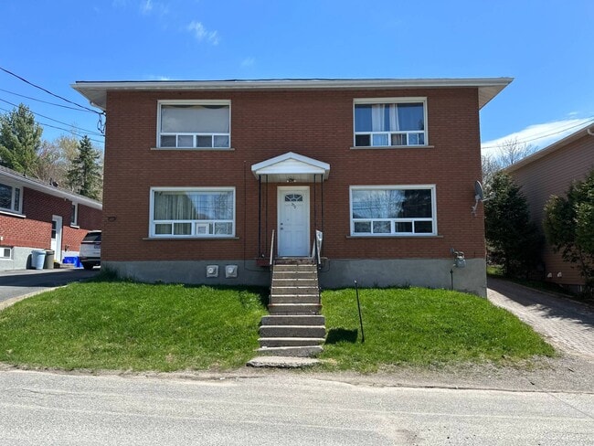 More details for 372 Marshall Ln, Sudbury, ON - Multifamily for Sale