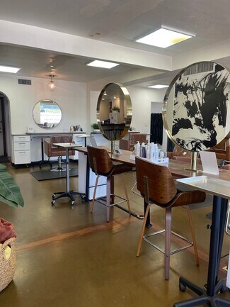 Plus de détails pour 2546 E Indian School Rd, Phoenix, AZ - Commerce de détail à louer