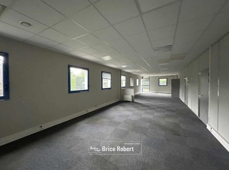 Office in Civrieux-d'Azergues for sale - Interior Photo - Image 2 of 4