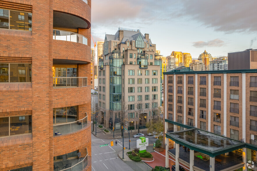 1080 Howe St, Vancouver, BC for sale - Primary Photo - Image 1 of 19