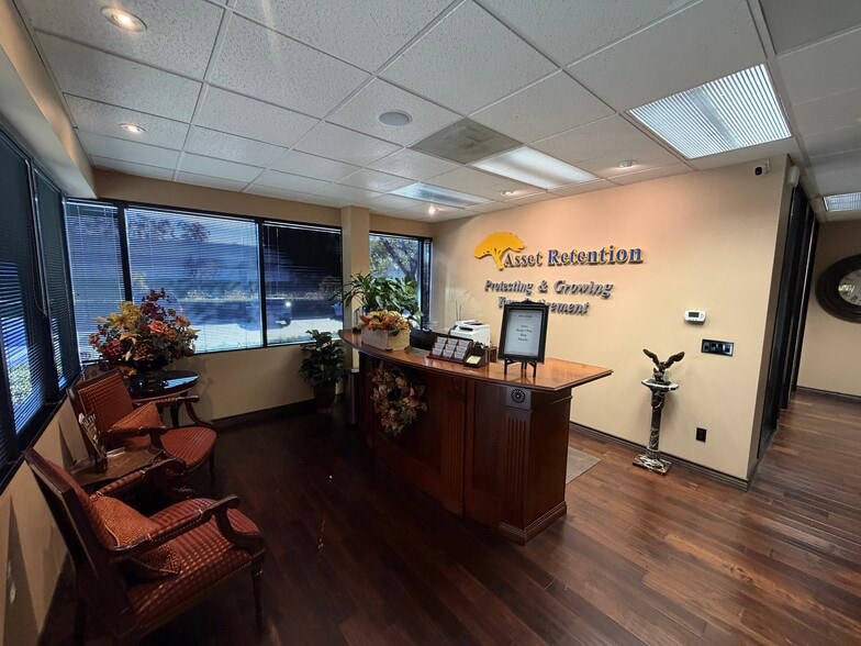 23171-23173 La Cadena Dr, Laguna Hills, CA for lease - Interior Photo - Image 3 of 19