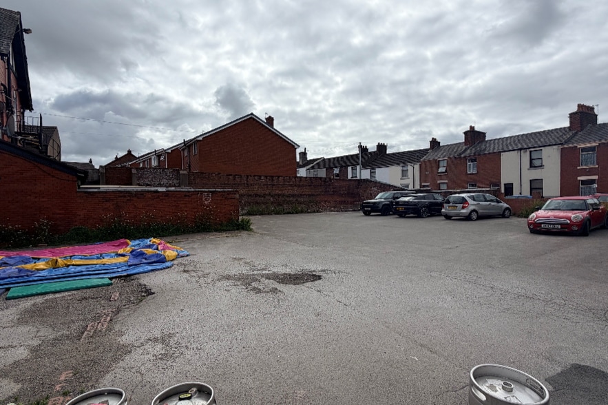 115 Poulton St, Kirkham for sale - Building Photo - Image 2 of 7