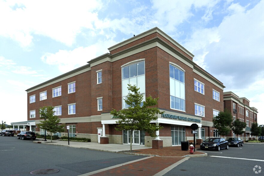 3 Liberty St, Plainsboro, NJ à vendre - Photo du bâtiment - Image 3 de 8