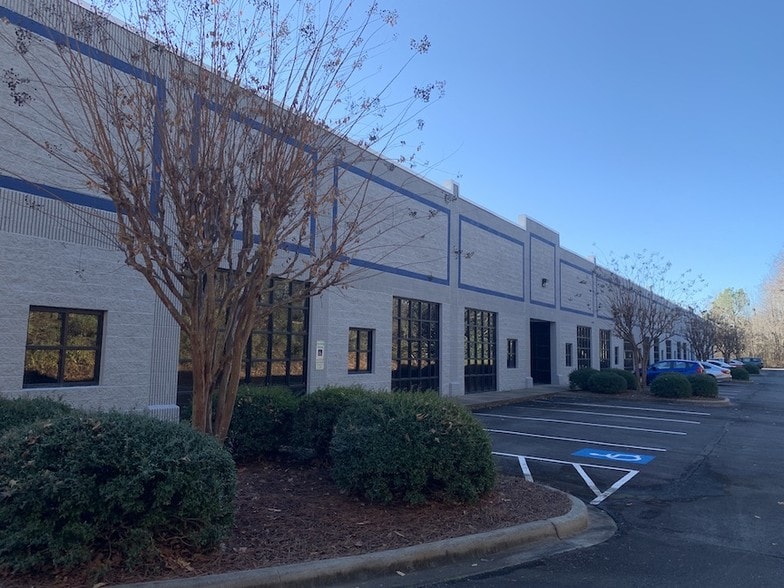 141 Cupped Oak Dr, Stallings, NC for lease - Building Photo - Image 3 of 17