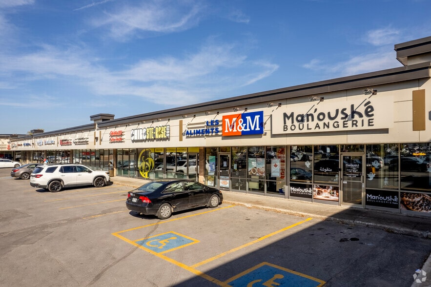 550-580 Boul Curé-Labelle, Laval, QC à louer - Photo principale - Image 1 de 6