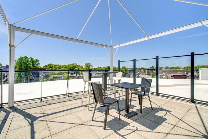 5773-5781 Boul Gouin O, Montréal, QC à louer - Photo du bâtiment - Image 3 de 16