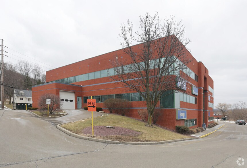 4100 Vestal Parkway East, Vestal Township, NY for lease - Building Photo - Image 2 of 6