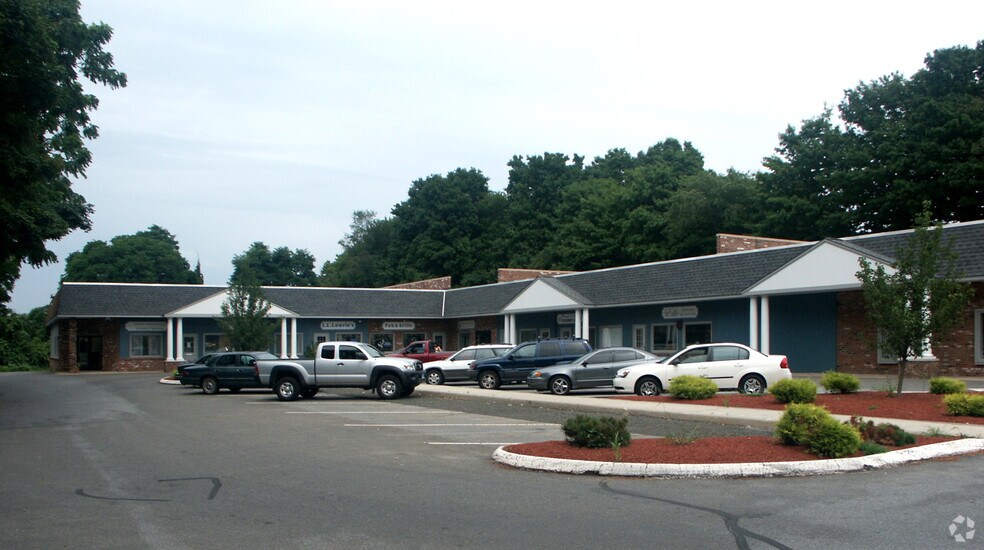 51 Boston Post Rd, Madison, CT à louer - Photo du bâtiment - Image 2 de 4