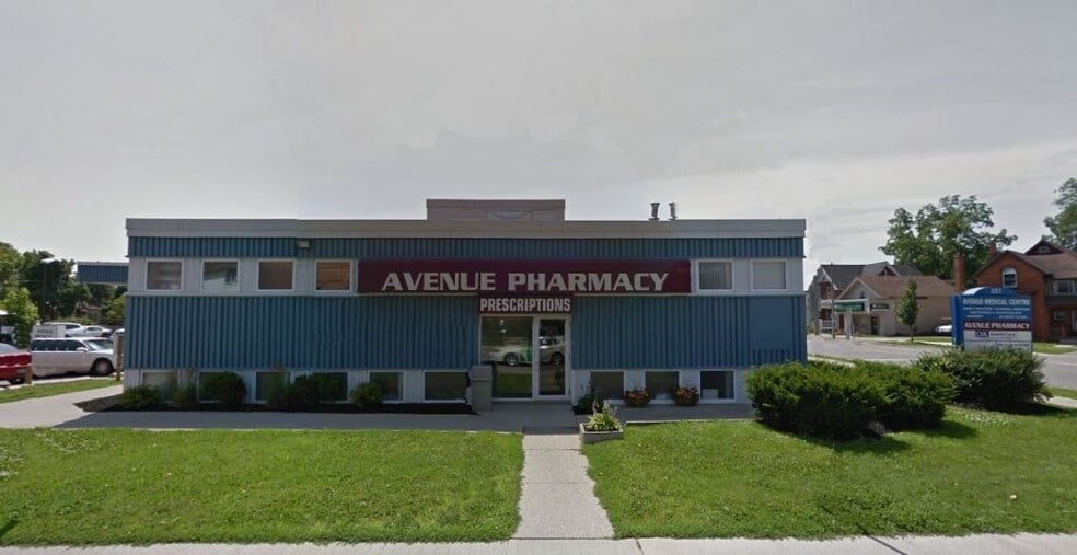 217-221 Brant Ave, Brantford, ON for sale - Building Photo - Image 1 of 1